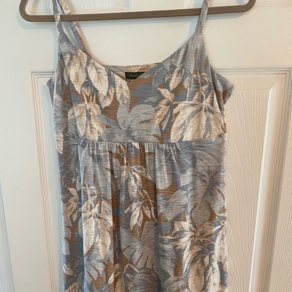 Tommy Bahama- Size M.